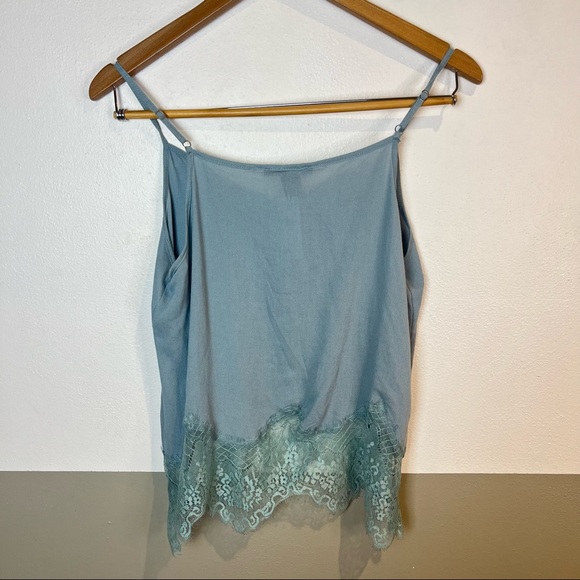 2/$25 NWT BKE Red Buckle Pale Blue Minimalist Scalloped Lace Simple Hott Tank - Picture 6 of 10